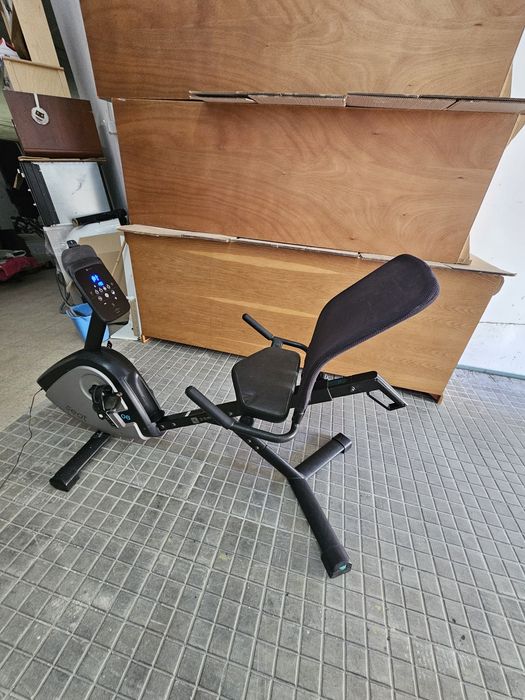 Bicicleta estática Domyos da Decathlon .
