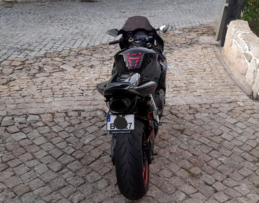 CBR 1000RR  muito estimada