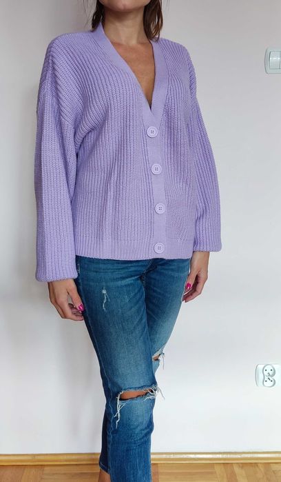 Nowy sweter zapinany na guziki w kolorze liliowym, rozmiar L