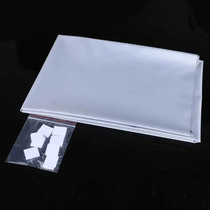 Екран для проєктора 84 дюйми (16:9) на липучках