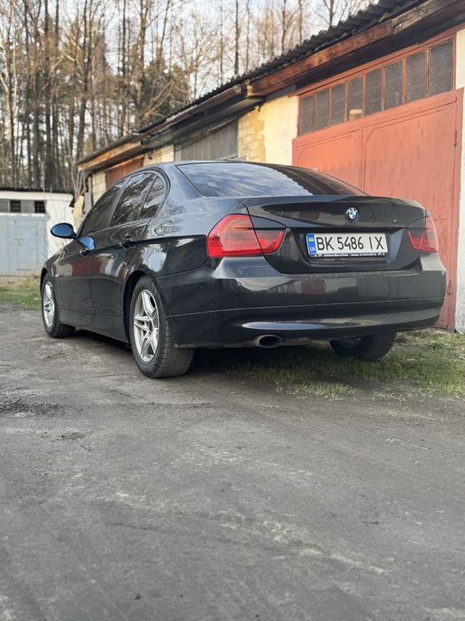 Продам БМВ Е90 седан