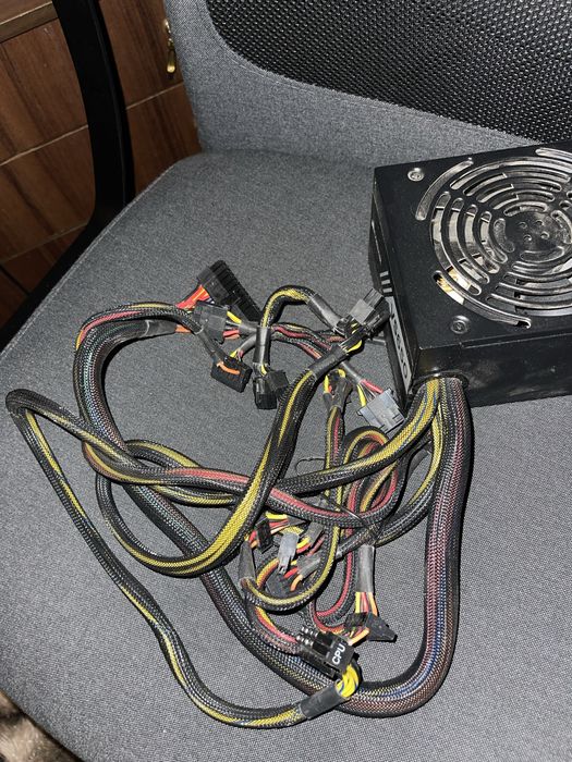 Блок живлення corsair vs650 з коробкою