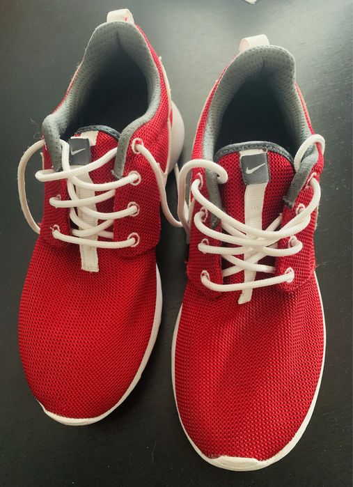 Nike Roshe One “Gym Red”