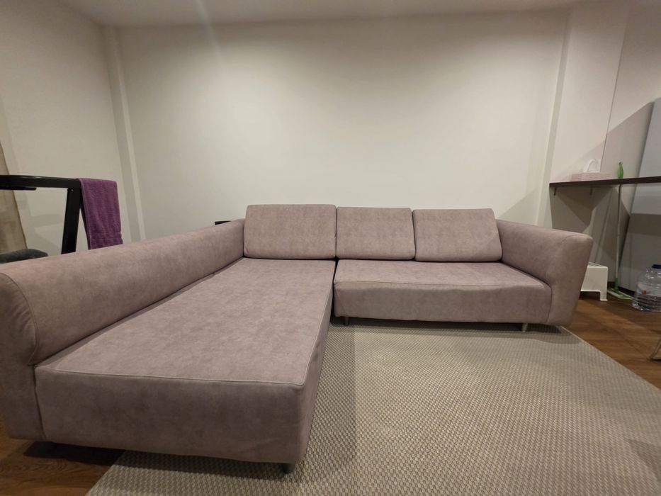 Sofa beje novo.