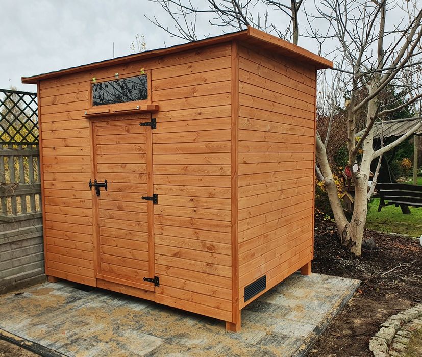 Gołębnik - kurnik kompleks o różnych wzorach i wymiarach solidny.