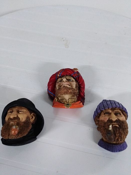 3 Decorative Collectible Faces64751797221251122
