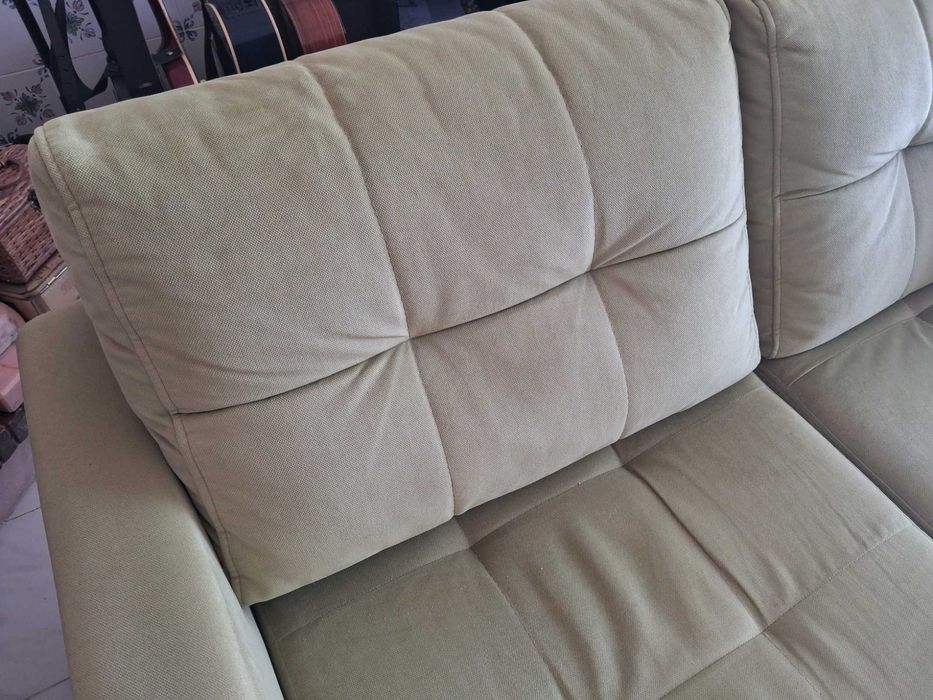 Sofá cama verde praticamente novo