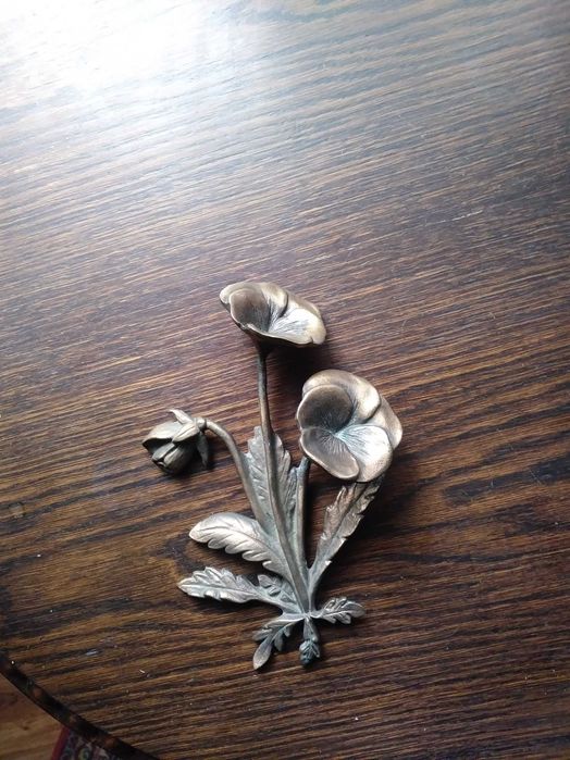 Kwiaty, bratki miedziane na grób, nagrobek