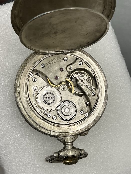Часы карманные ,антикварные,механические швейцарские Doxa
