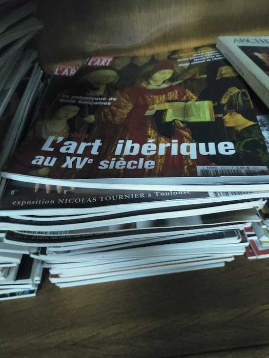 Conjunto de cerca 250 Revistas de Arte e Antiguidades
