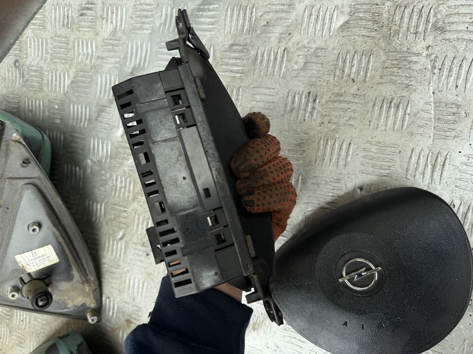 Дисплей Опель комбо с год 2003 opel combo c