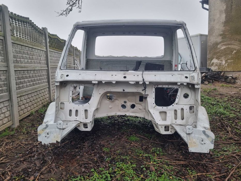 Kabina IVECO DAILY 2014r-  ćwiartka dach słupek drzwi ściana fartuch