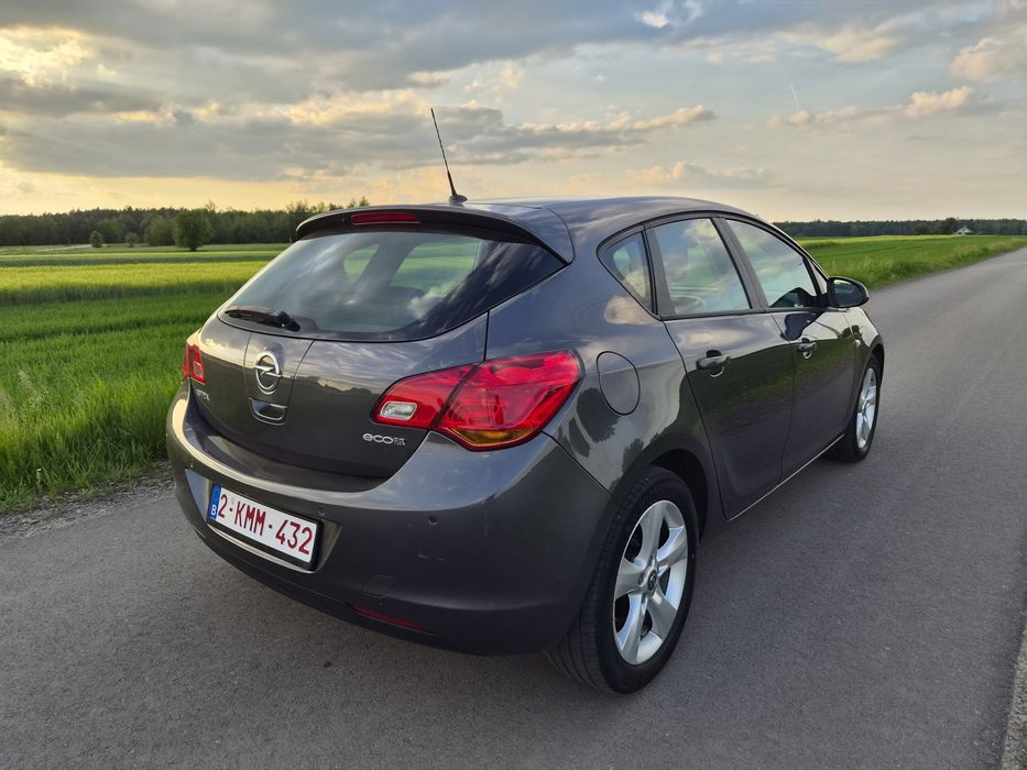 Opel_Astra_2011r_1.7_CDTI_6bieg_Kilma _niski_przebieg !