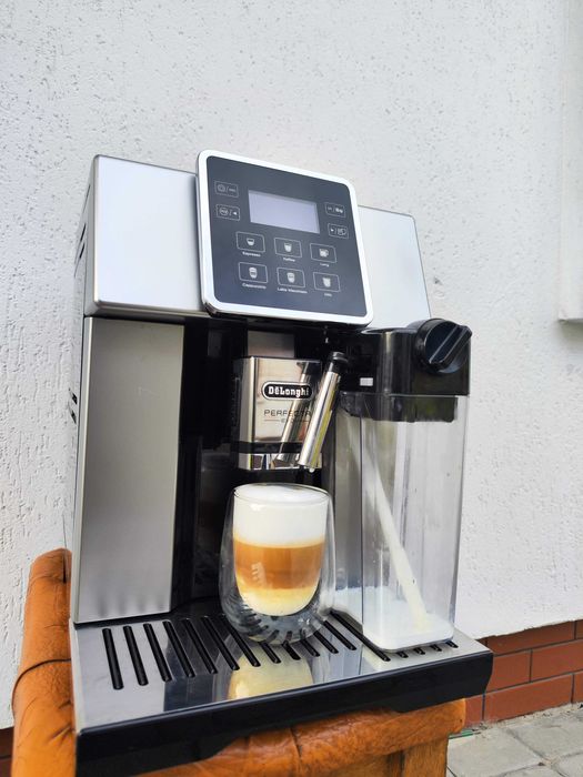 Кавомашина кофемашина Delonghi Perfecta EVO ESAM 428.80.SB