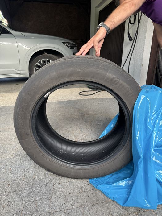 Komplet Continental PremiumContact 6 275/50 R20