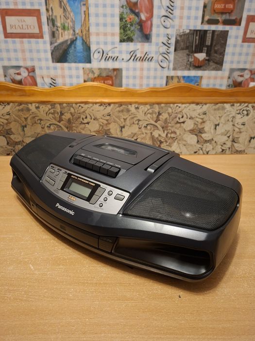 Стереомагнитола Panasonic RX-DS16,тюнер FM,кассета,рабочее состояние.