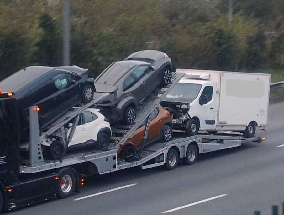 Conjunto Tractor Renault T 480 e Porta carros Eroglu Trailer