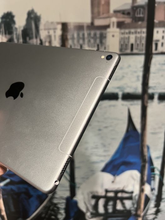 Apple iPad Pro 9.7" 128gb Wi-Fi+LTE з гарантією АКБ 94%