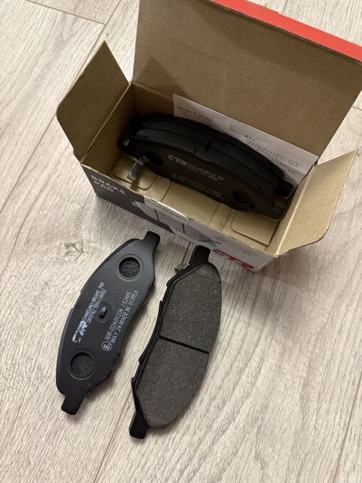 Колодки тормозні до Nissan micra, march Brake Pad CTR GK0742