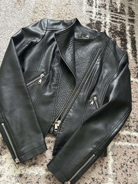 Нова, стильна шкіряна куртка.
