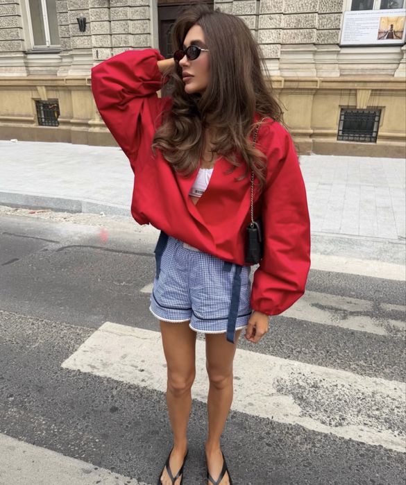 Бомбер Zara червоний куртка