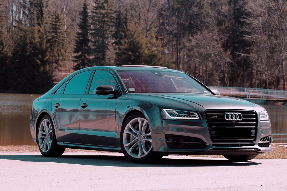 Audi S8