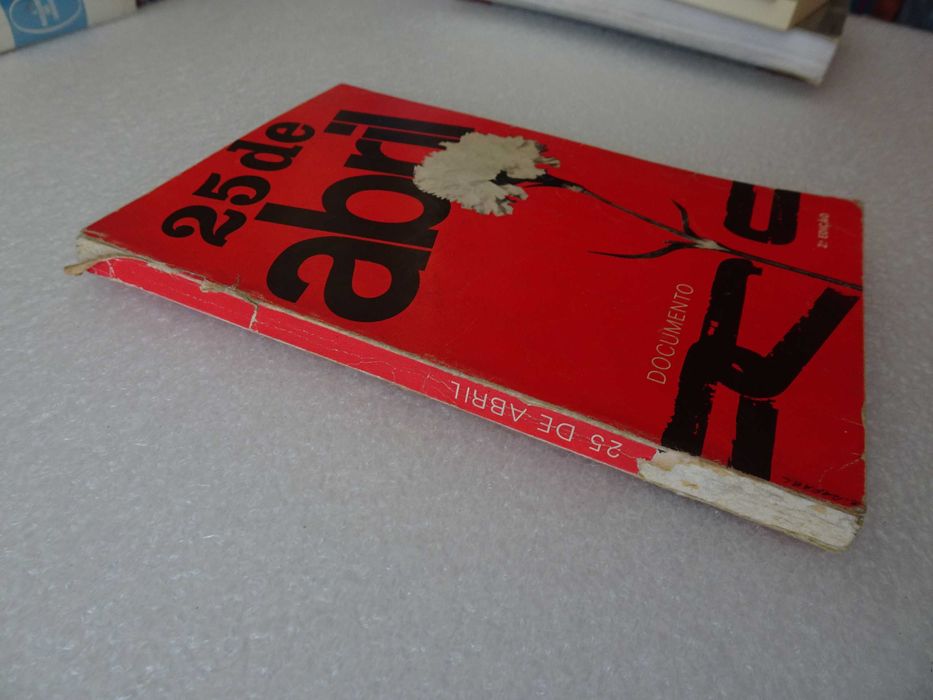 Livro 25 de Abril - Documento 2 Edição