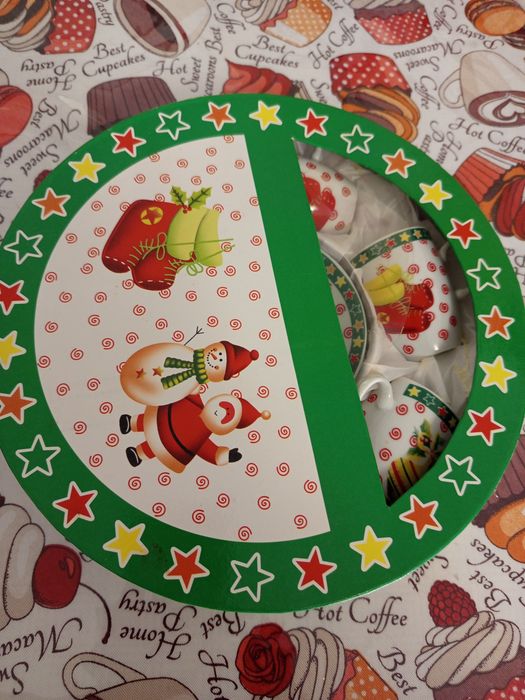 Christmas-themed coffee service431393588988487681
