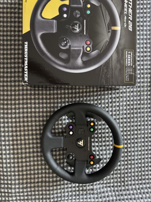 Vendo Volante Wheel Thrustmaster TM Leather 28 GT Addon