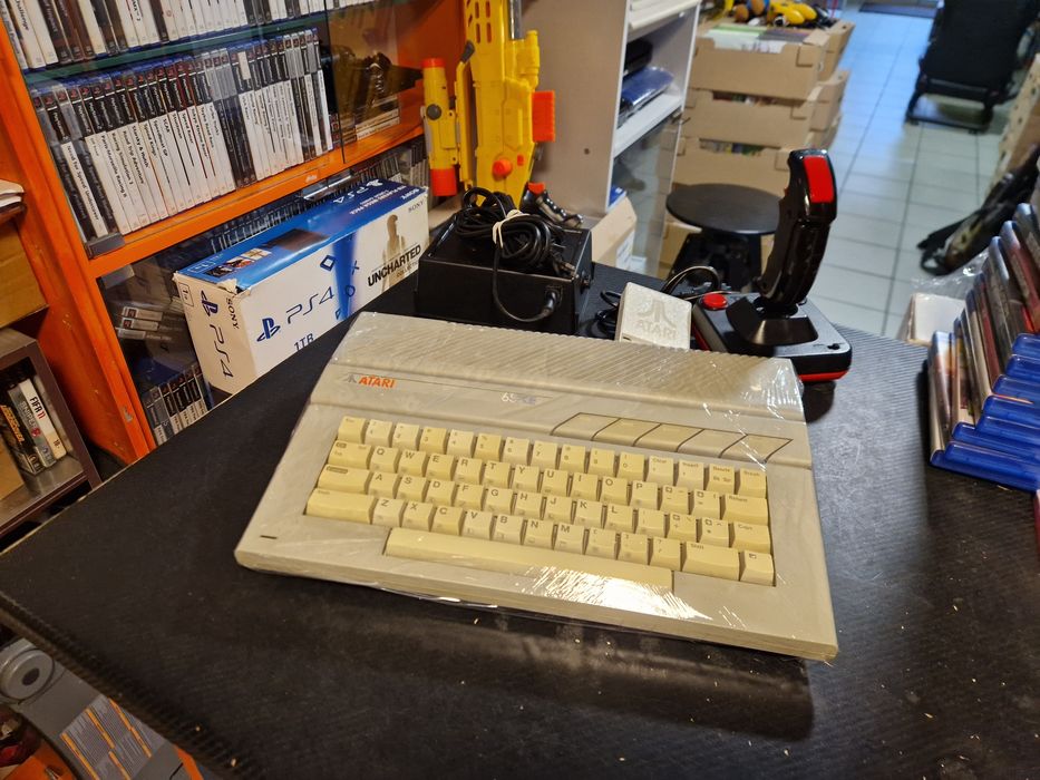 Atari 65xe zestaw Świat Gier TV Częstochowa Al NMP 28 w bramie