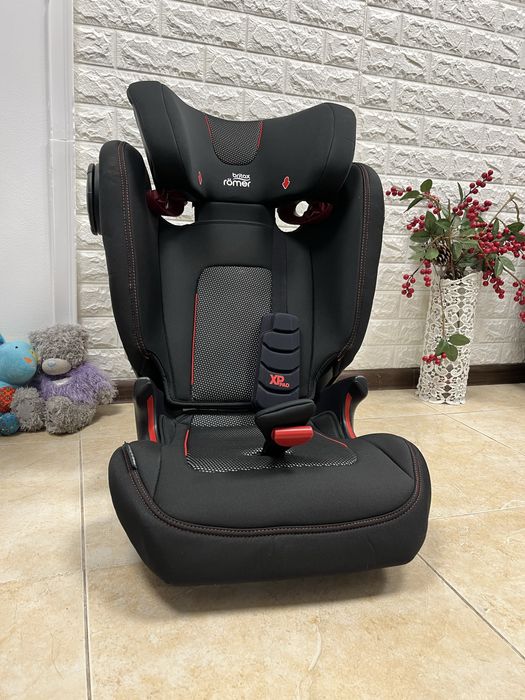 Автокрісло BRITAX ROMER KIDFIX 3 S Група 2/3 (15-36 кг) бустер