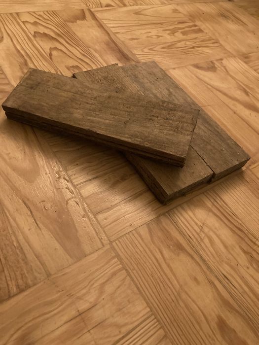 Tacos de madeira em otimo estado