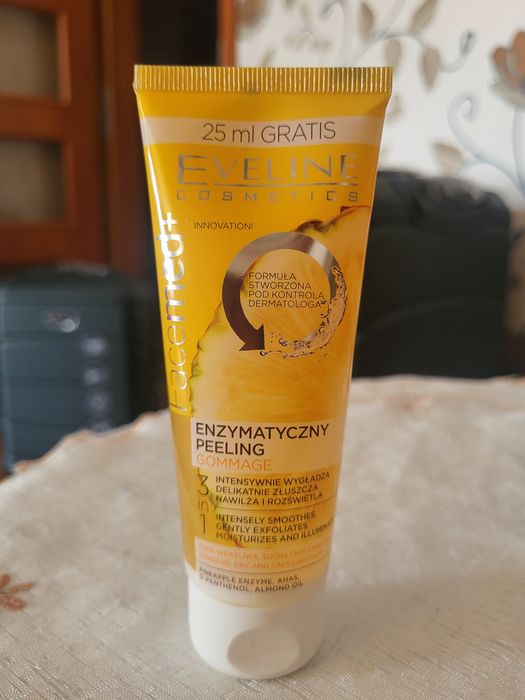 Eveline Cosmetics Enzymatyczny peeling gommage