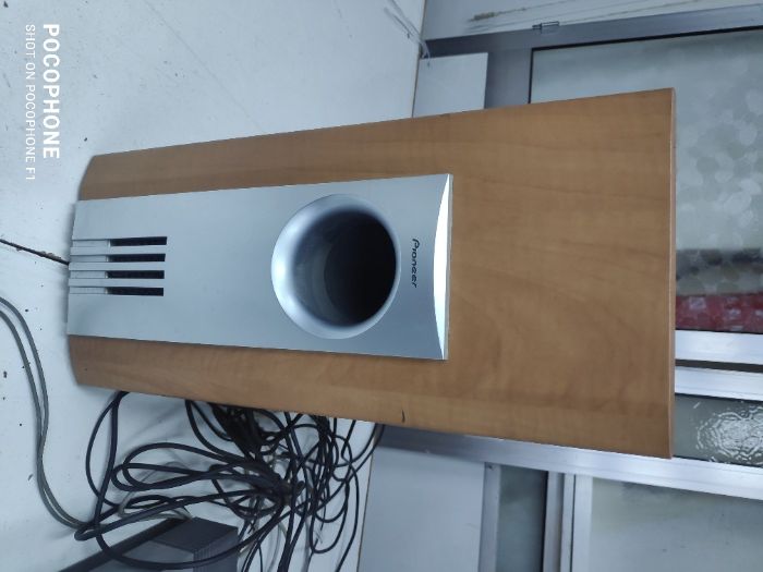 Home cinema kit amplificador mais colunas e d.v.d.