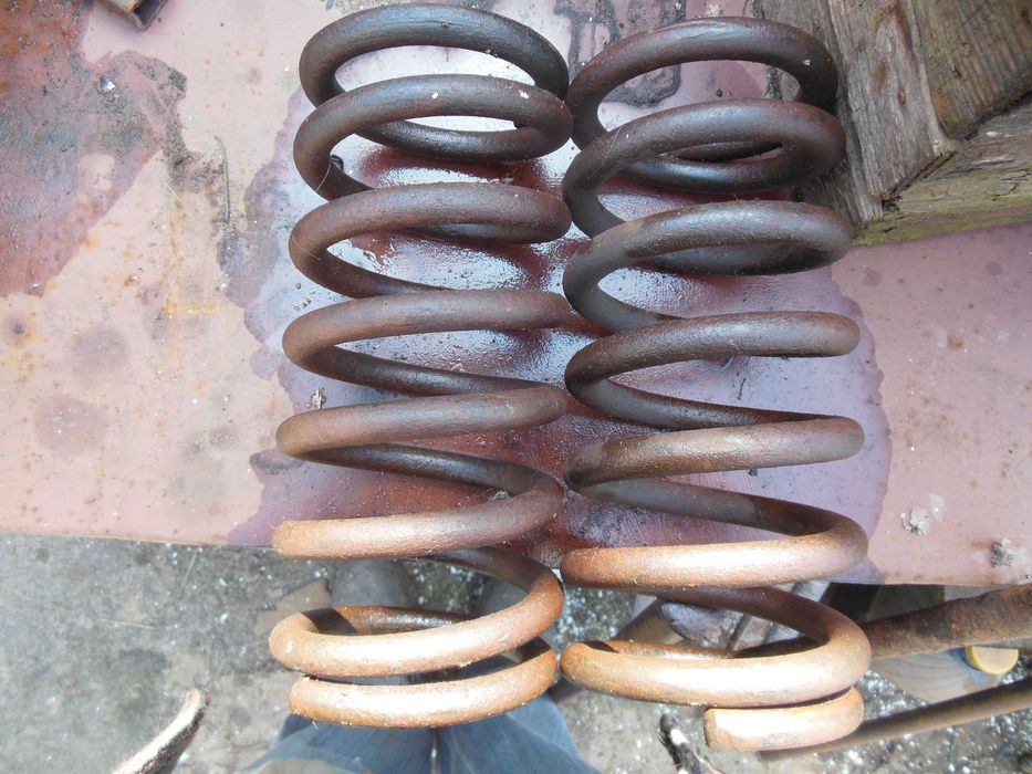 продам пружины на Москвич412.