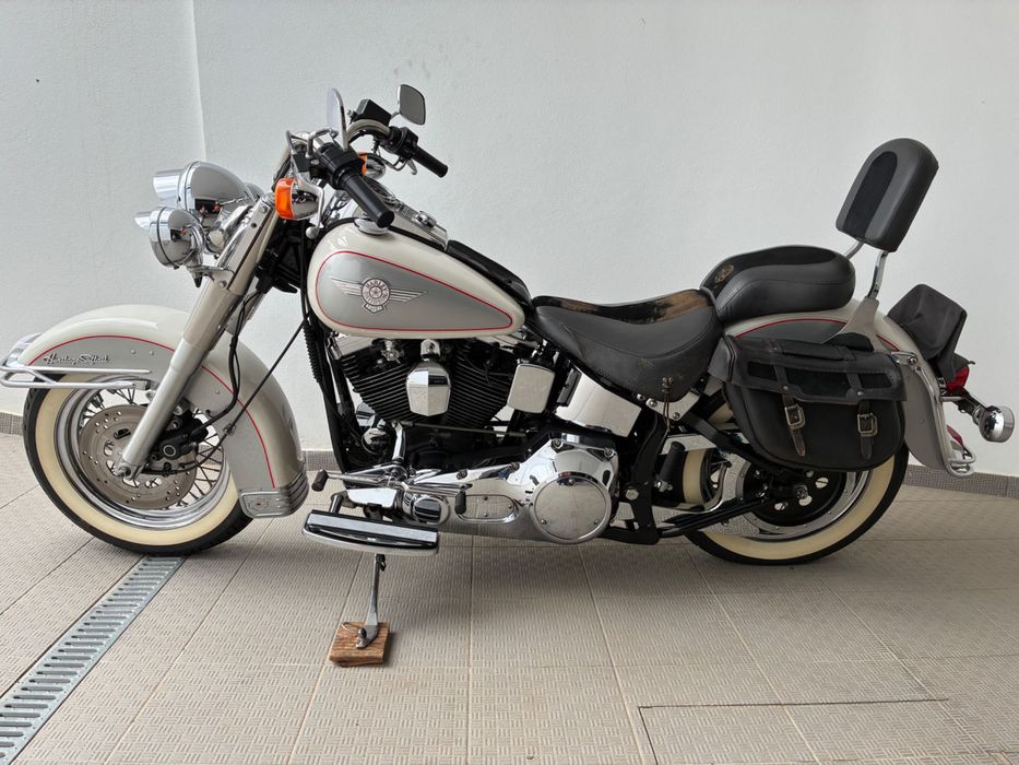 Harley Davidson FLSTN Heritage Softail Nostalgia Special Cowglide Moo Glide 2