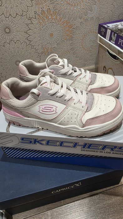 Кросівки для дівчинки Skechers
