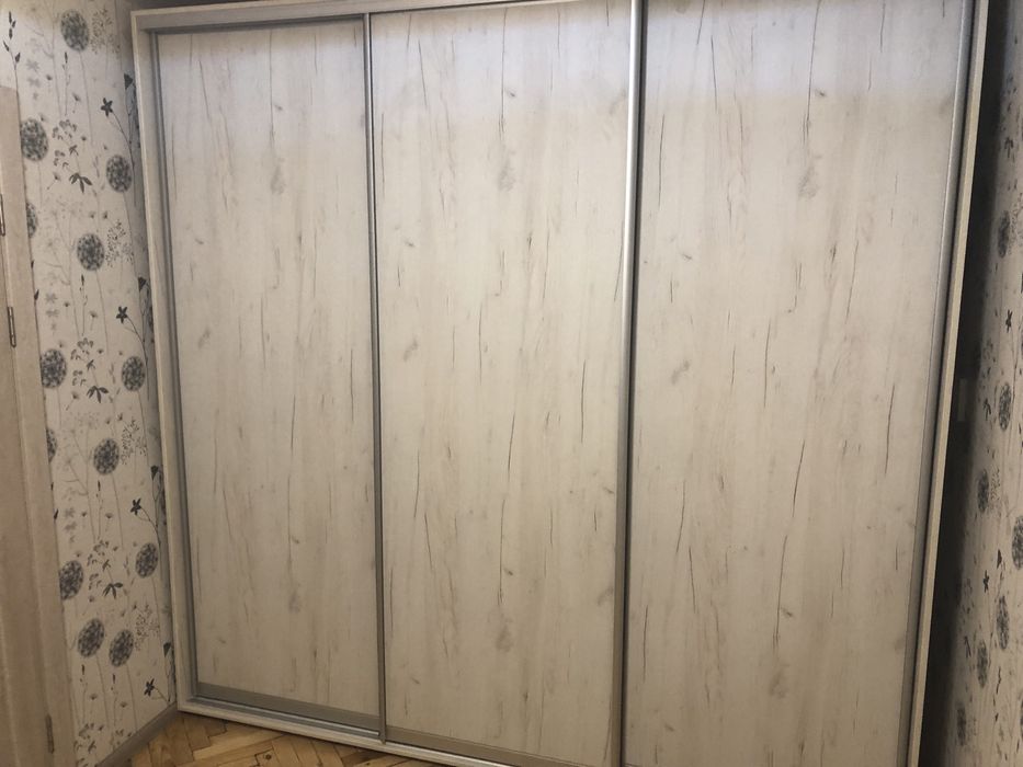 Шкаф купе со склада и под заказ.прихожие,кухни.