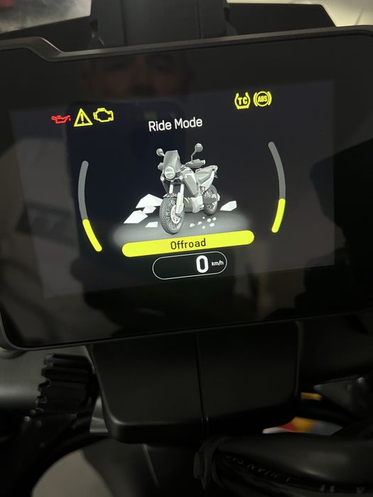Husqvarna Norden 901 só 856 km 2024