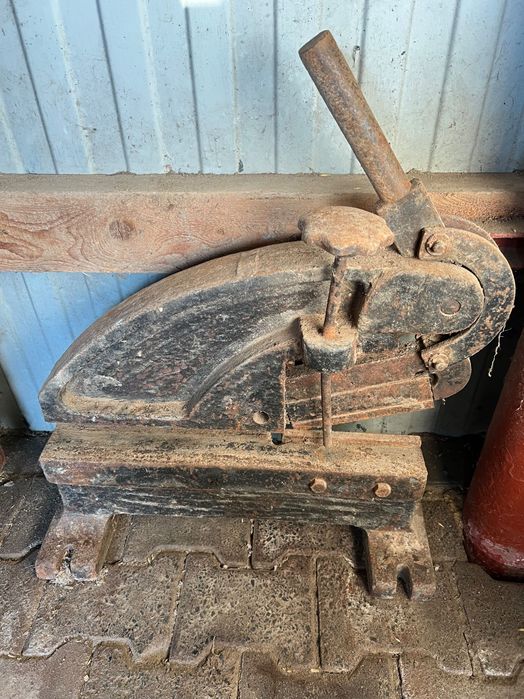 Gilotyna/nożyce do blach