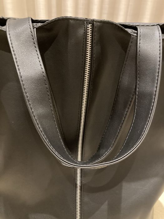 Bolsa zipper preta Sephora