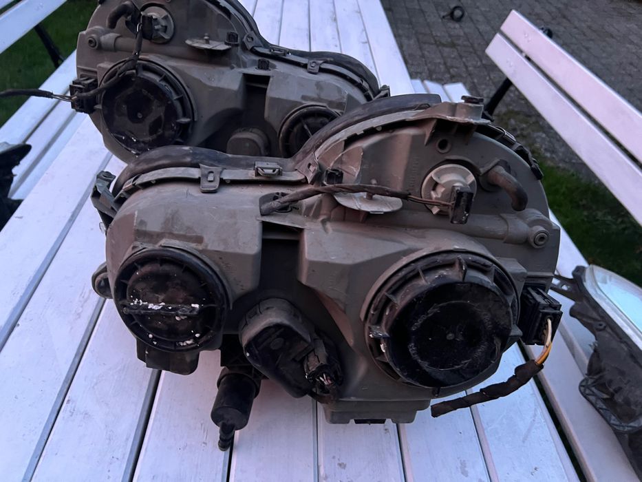 Komplet lamp xenon MERCEDES W210 oryginał Hella