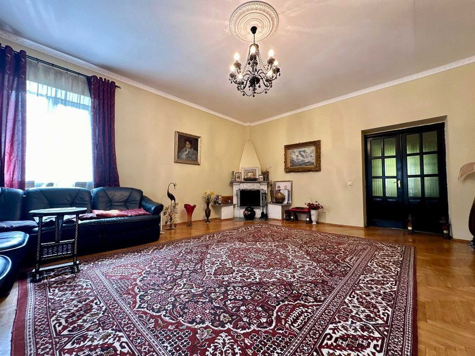 Продається ексклюзивний будинок,335 кв.м