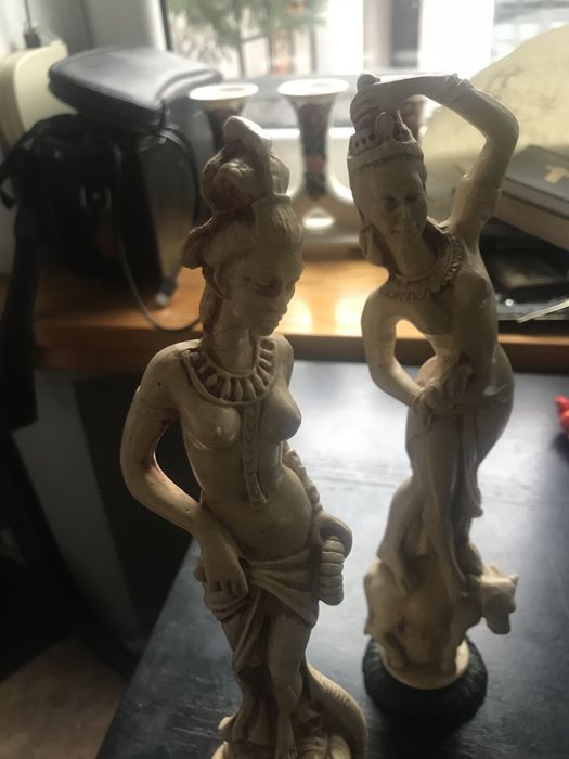 Dwie figurki boginie