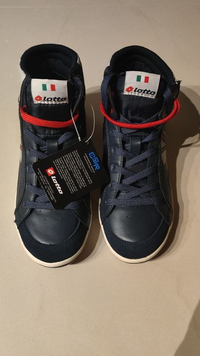 Sapatilhas/ ténis marca Lotto