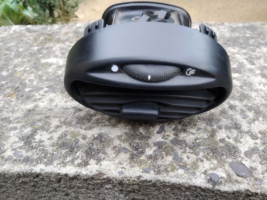 Дефлектор повітряпровода обігріву 98AB 19893 Фокус Мк1 шторка