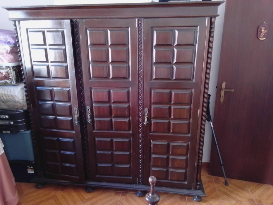 Moveis de quarto antigos em mogno