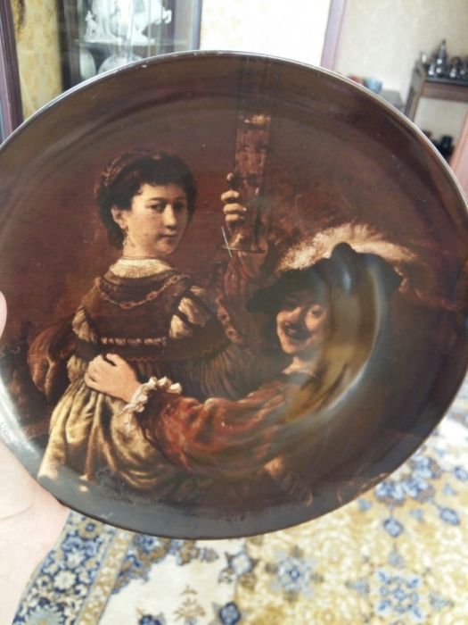 Тарелка фарфоровая