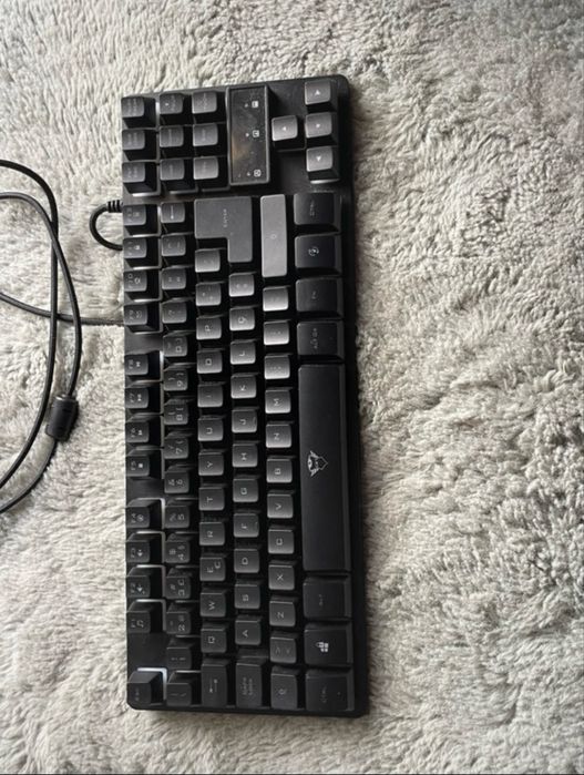 Trust gaming keyboard with LED lights64729517558657122
