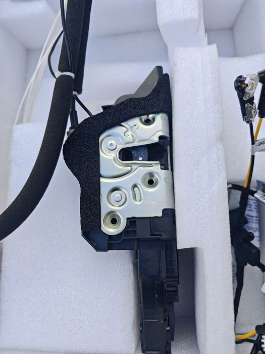 Дотяжки доводчики дверей bmw g42 g87